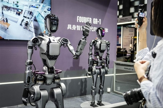From Factories to Homes: How Humanoid Robots Like Tesla Optimus Will Change Work in 2025